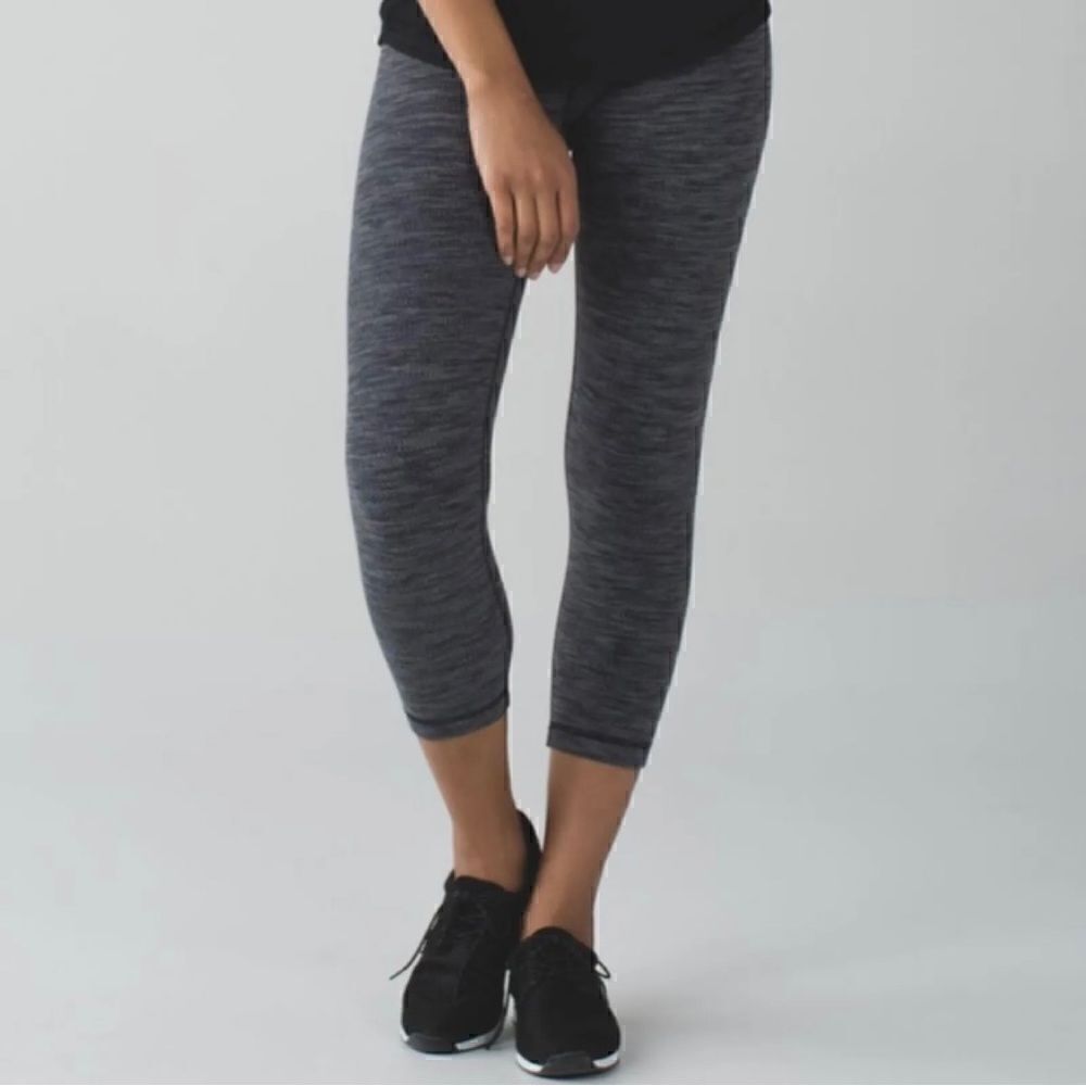 Lululemon Wunder Under Crop II in Diamond Jacquard Space Dye Black Slate
